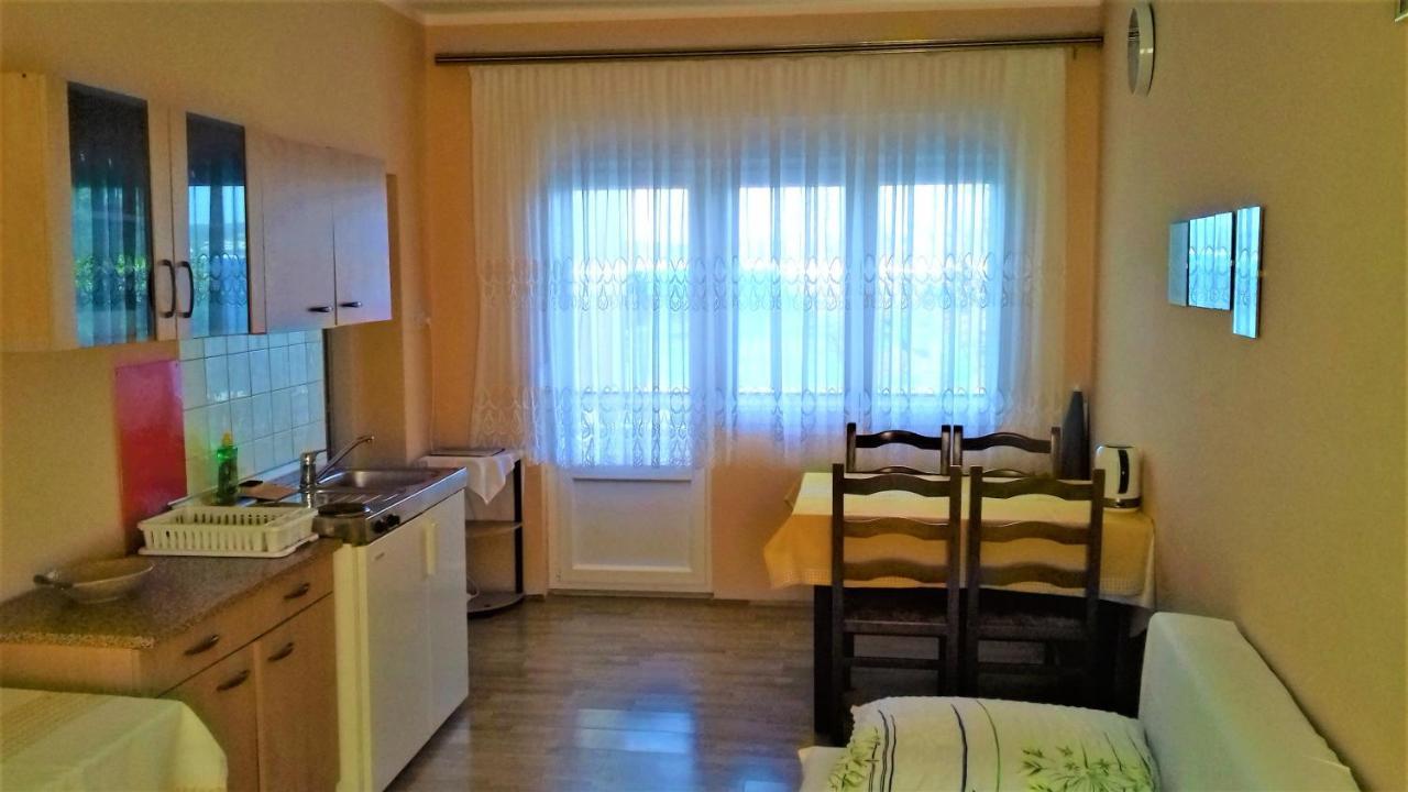 Ferienwohnung Branko Fabijanic Front Row By The Sea Selce Exterior foto