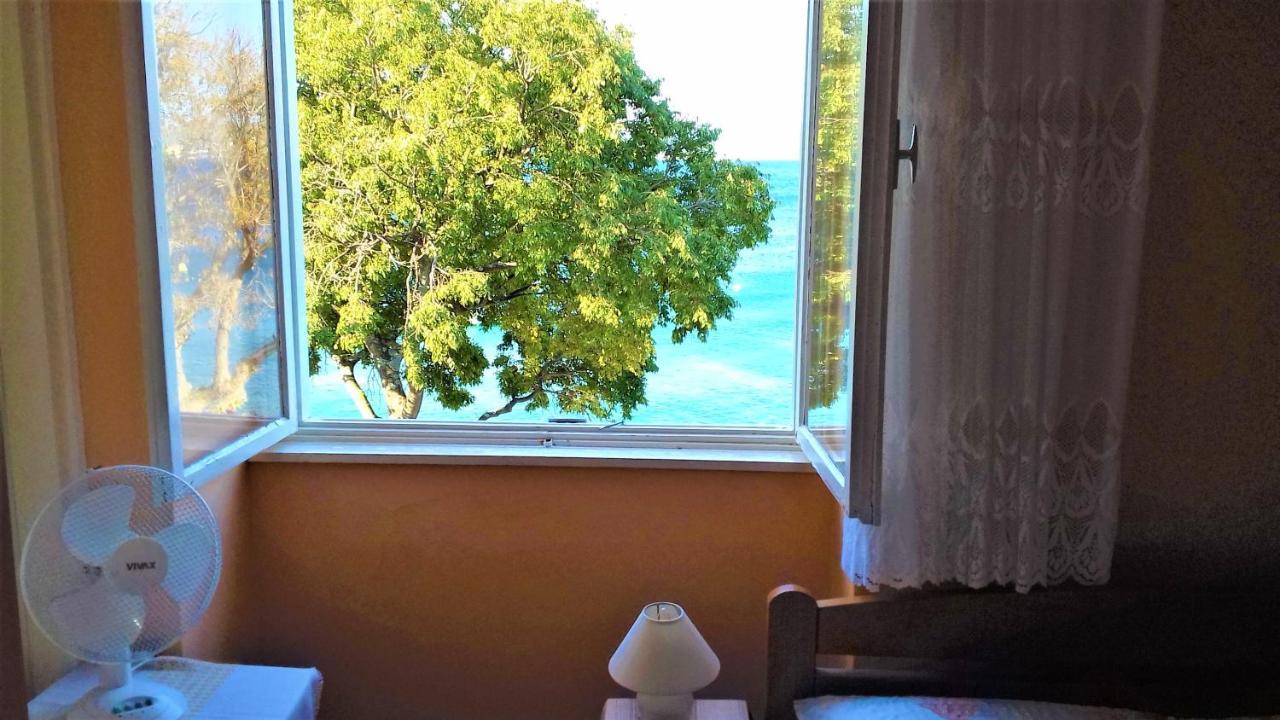 Ferienwohnung Branko Fabijanic Front Row By The Sea Selce Exterior foto